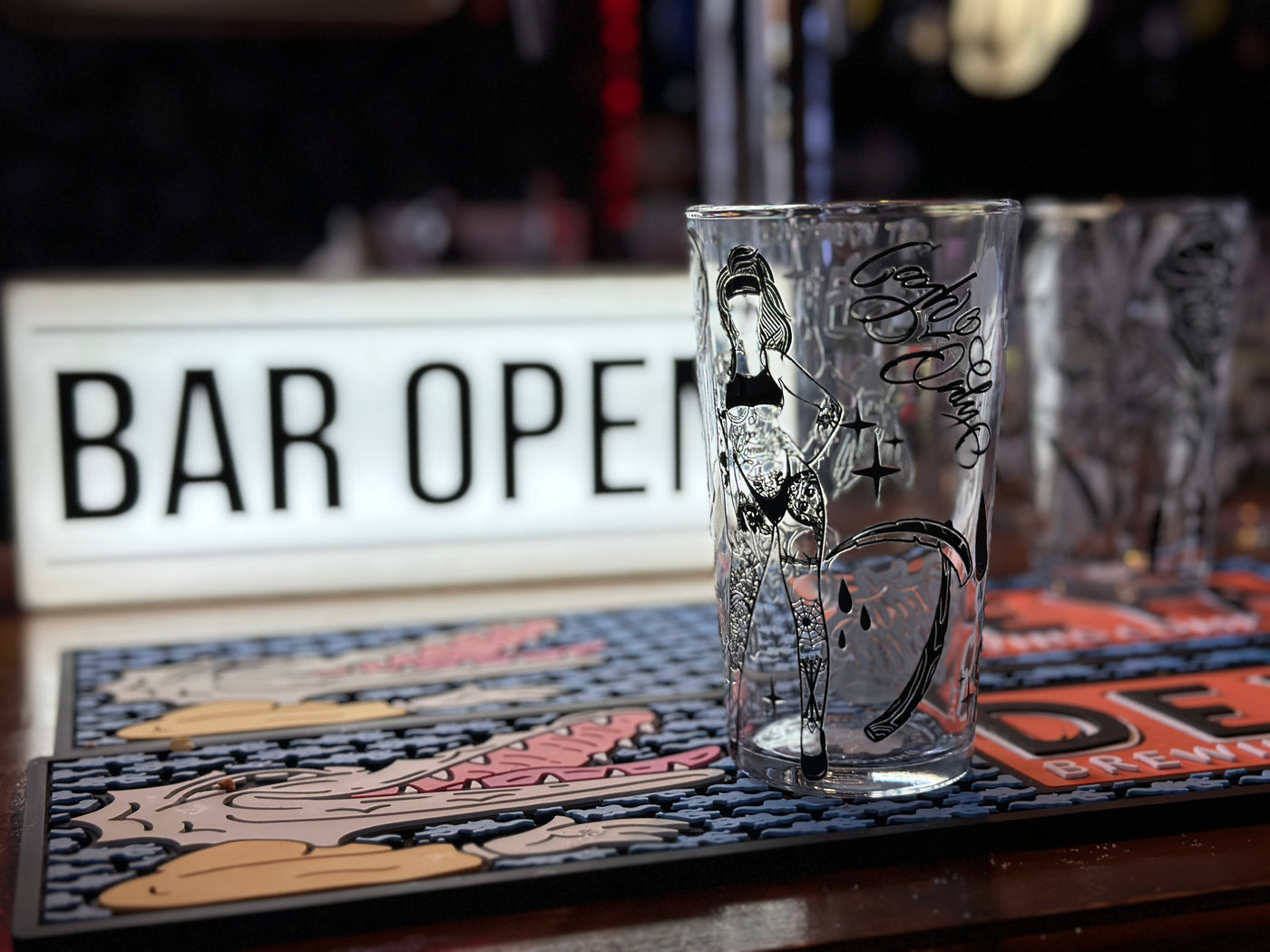 F**ck Luck pint glass — artwork close-up, Original Renegade